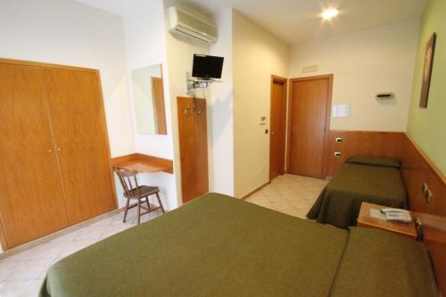 Hotel Zara Napoli Luaran gambar